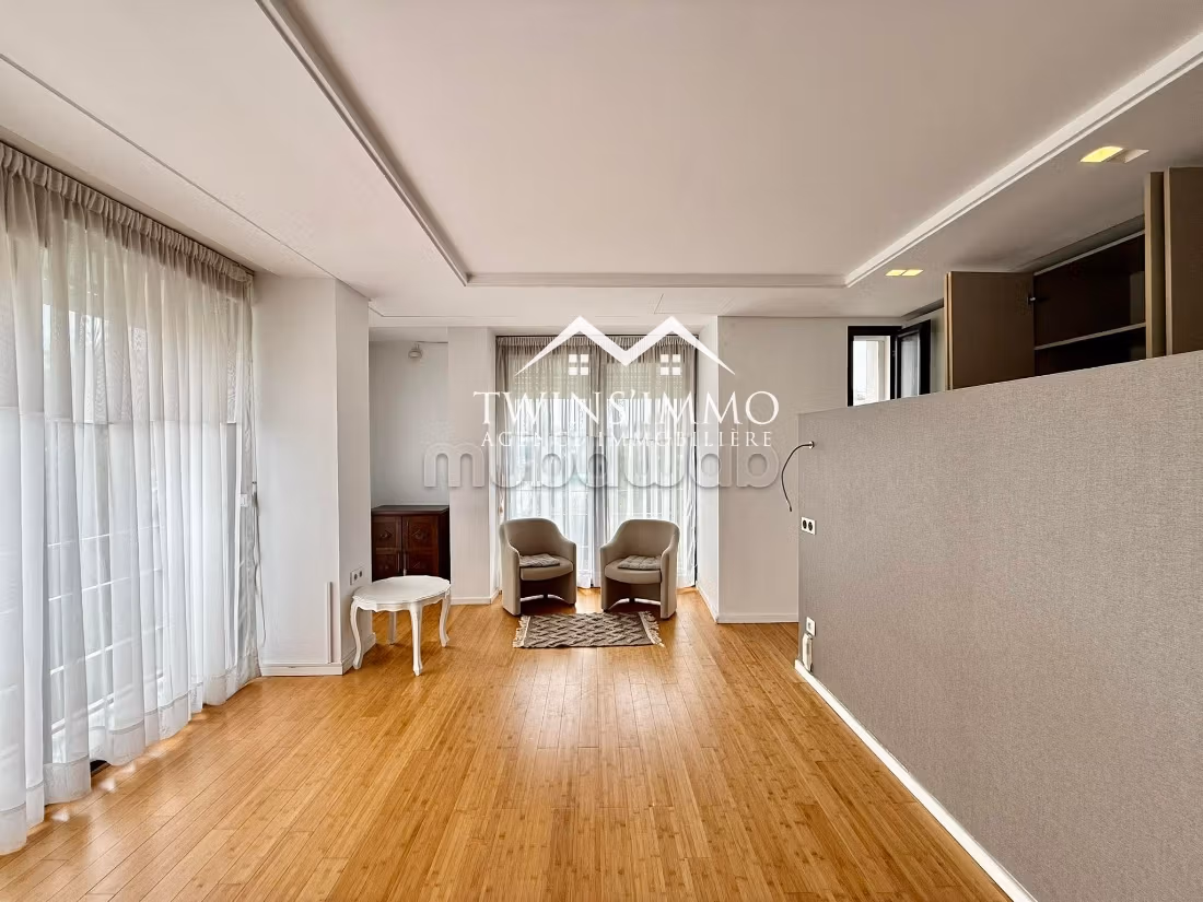 Triplex arredato, con piscina a Gammarth