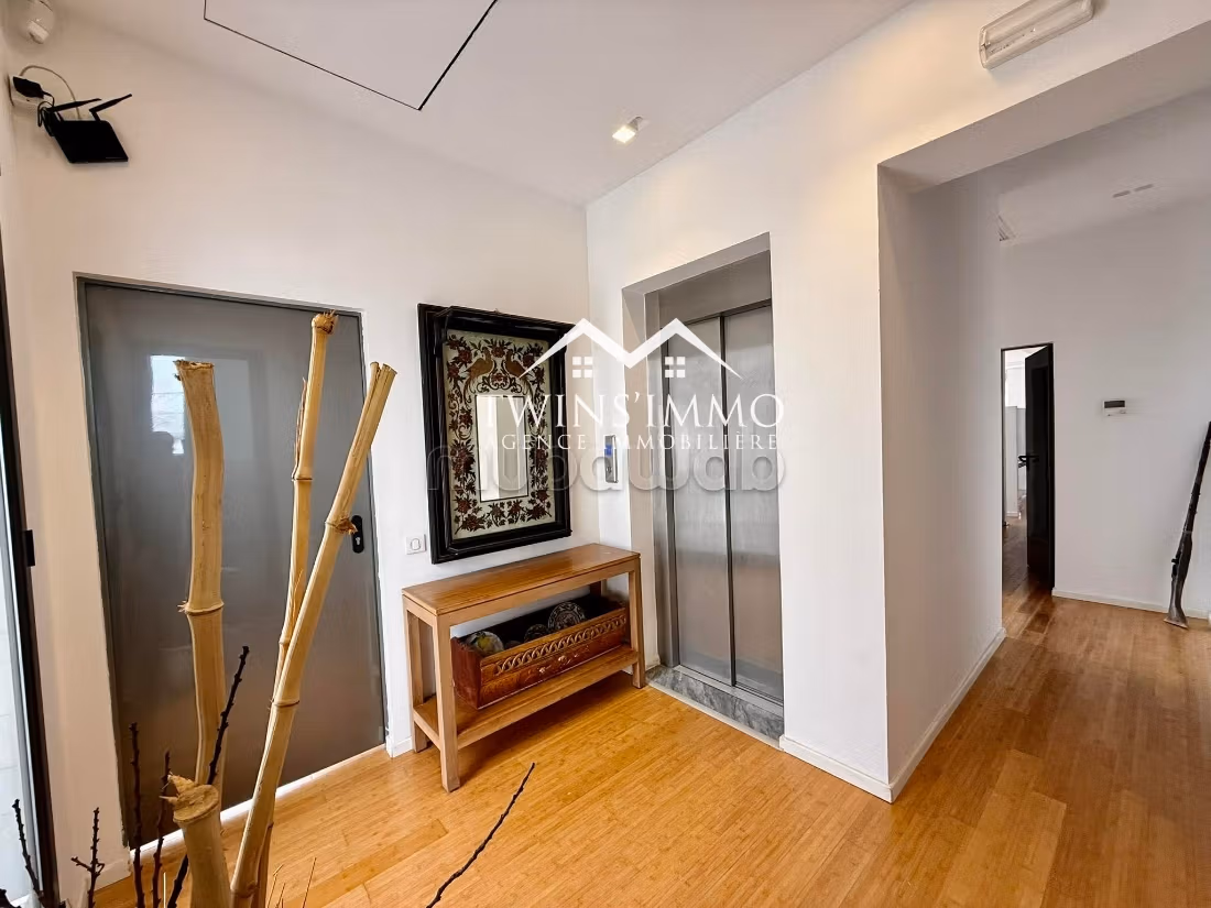 Triplex arredato, con piscina a Gammarth