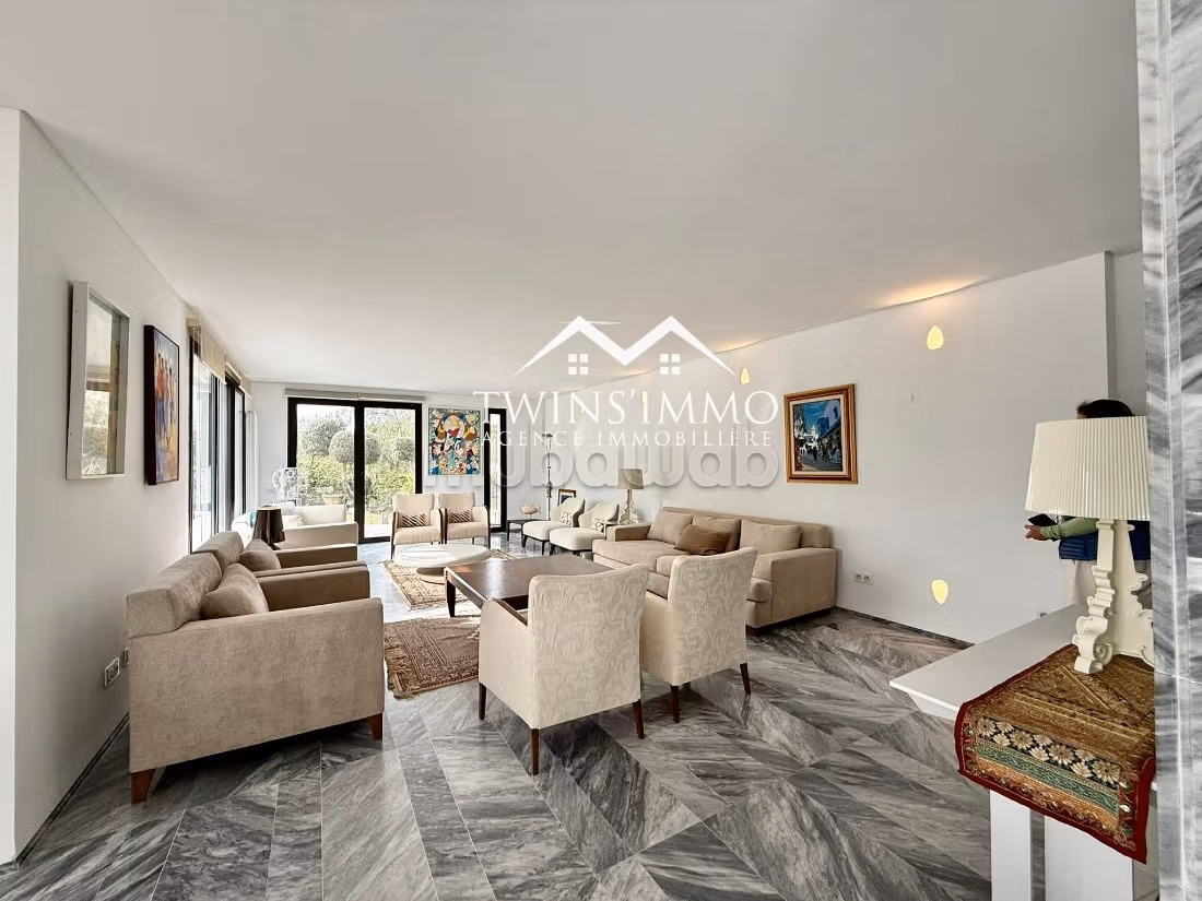 Triplex arredato, con piscina a Gammarth