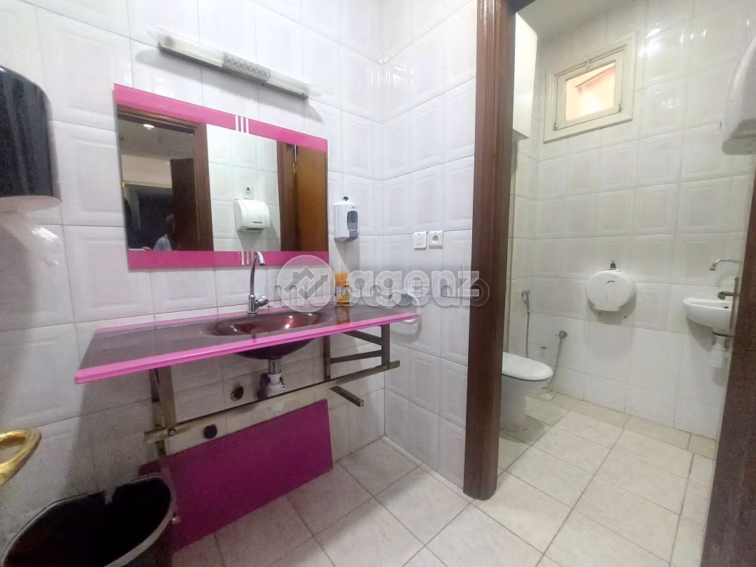 Ufficio in vendita 245 m² Ospedali Casablanca