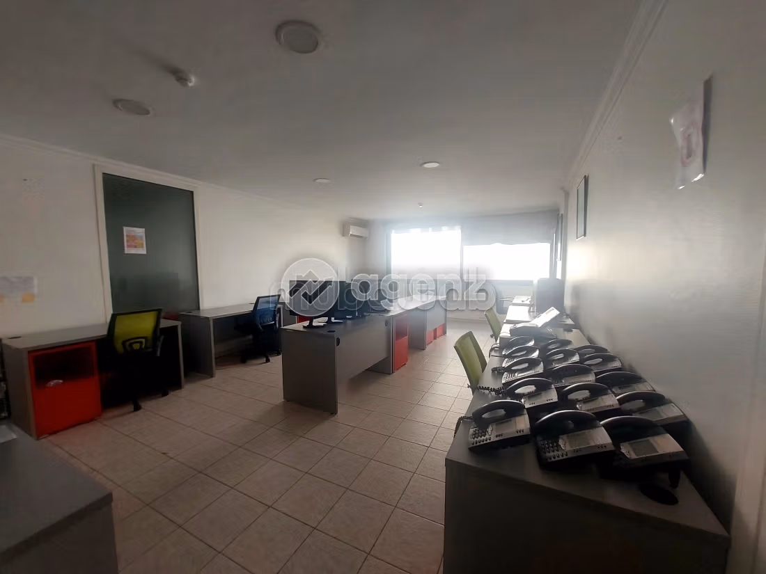 Ufficio in vendita 245 m² Ospedali Casablanca