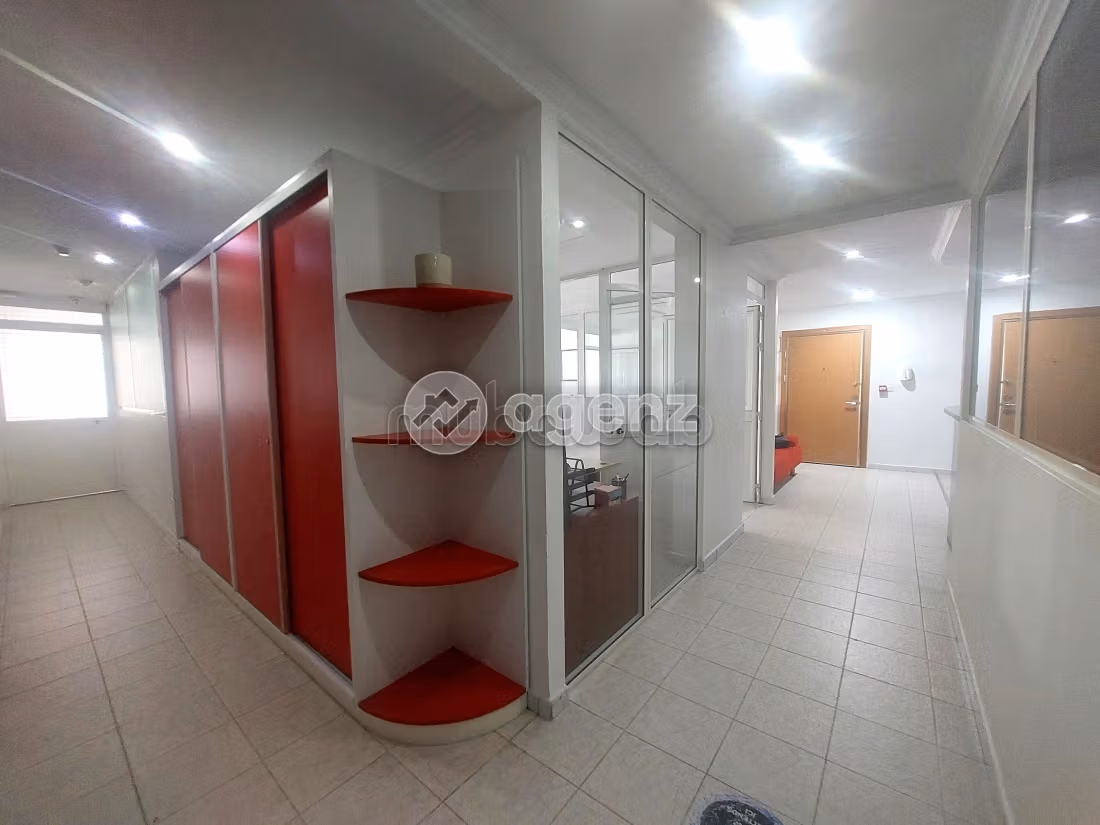 Ufficio in vendita 245 m² Ospedali Casablanca