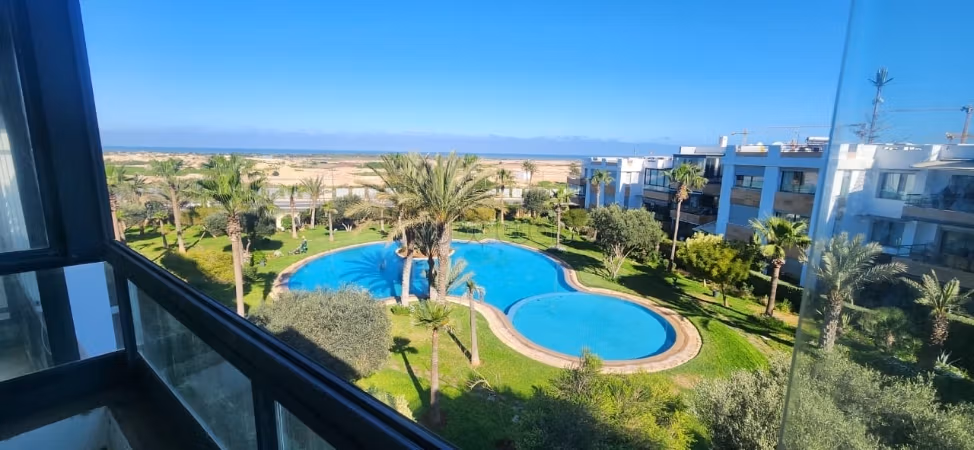 Superb apartment like new with sea view for rent