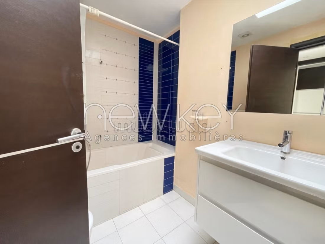 Apartment S3 for sale in Berges du Lac 1