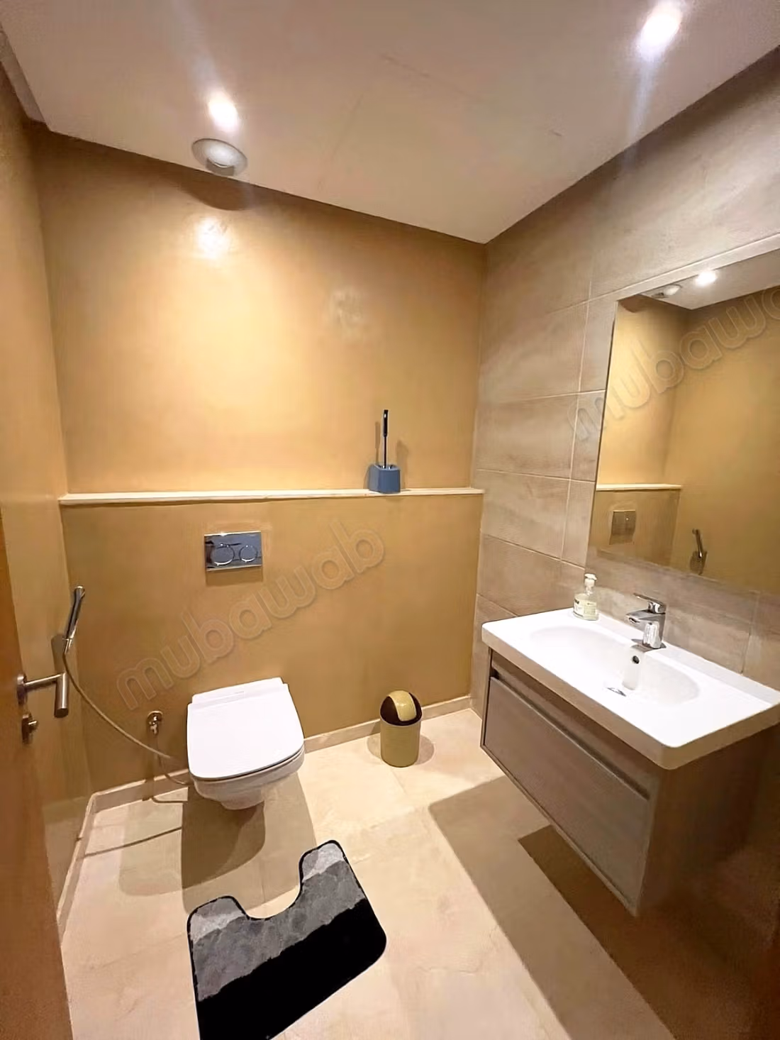 Luxe gemeubileerd appartement te huur – Uitzicht op het zwembad