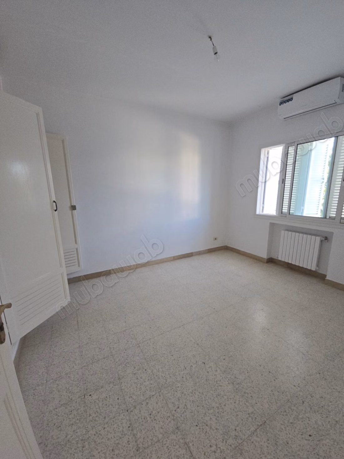Un duplex S4 vide à la Marsa