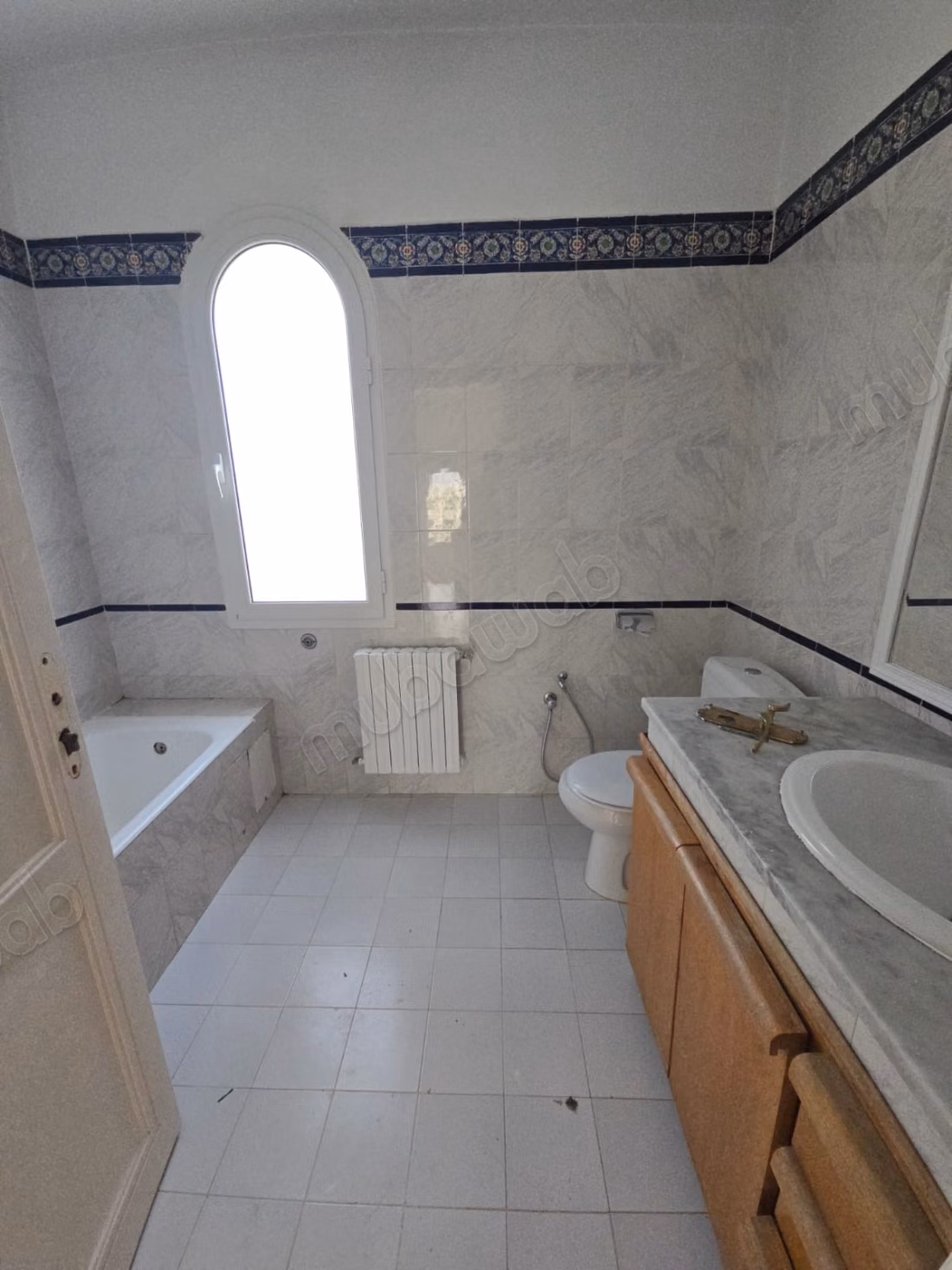 Un duplex S4 vide à la Marsa