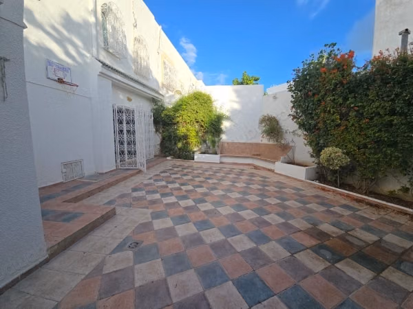 Un duplex S4 vide à la Marsa