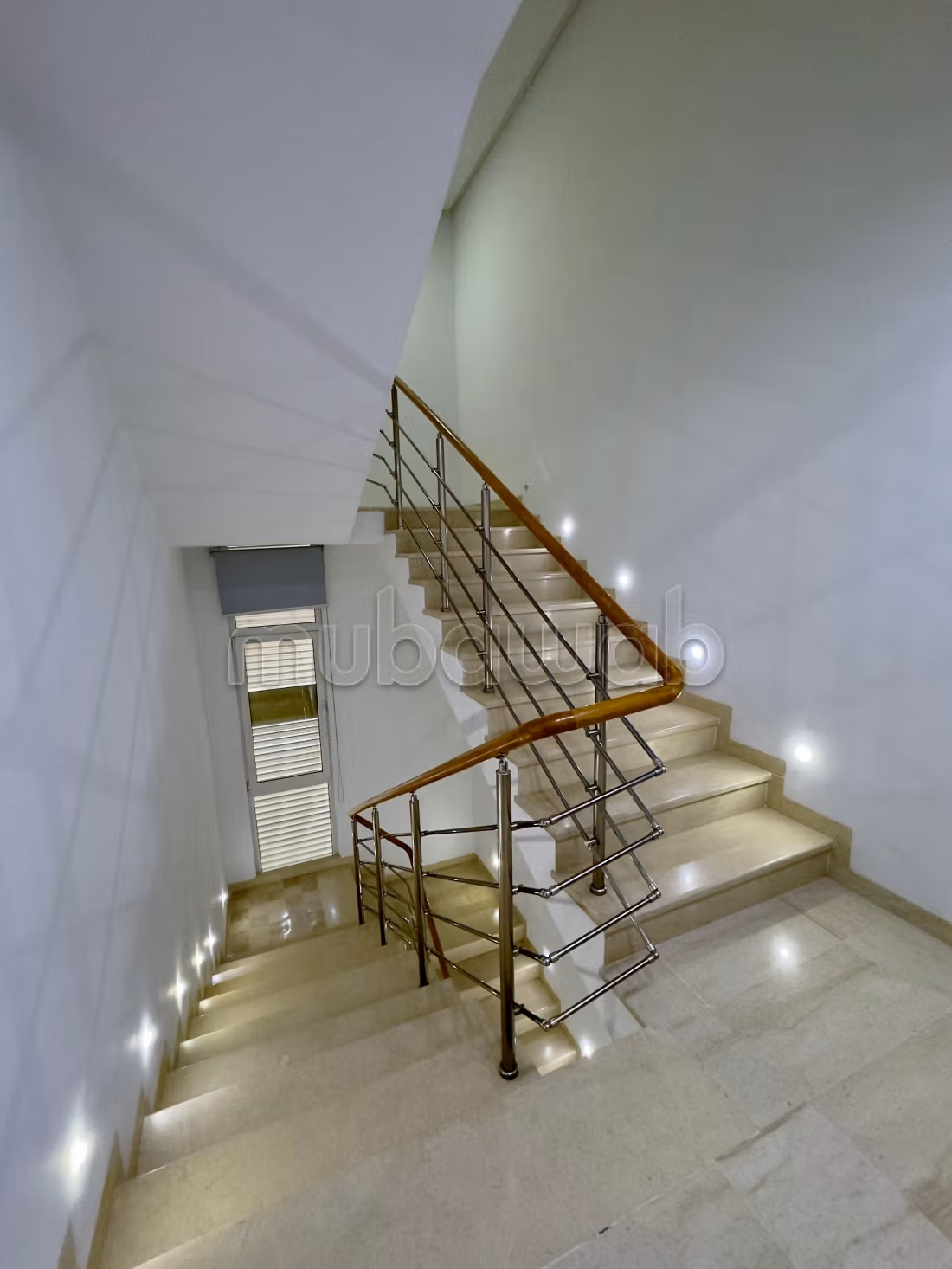 Fabulous house for rent in La Soukra. 3 beautiful rooms. Soundproofing, Secured door