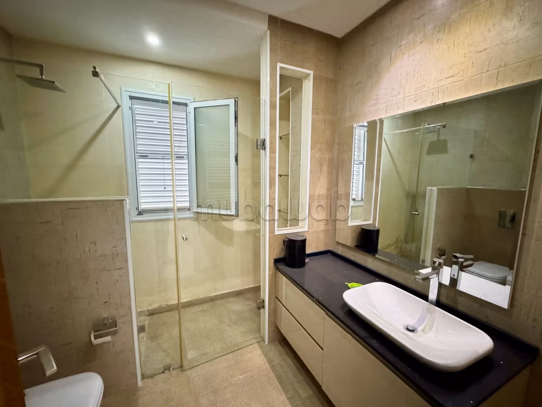 Fabulous house for rent in La Soukra. 3 beautiful rooms. Soundproofing, Secured door