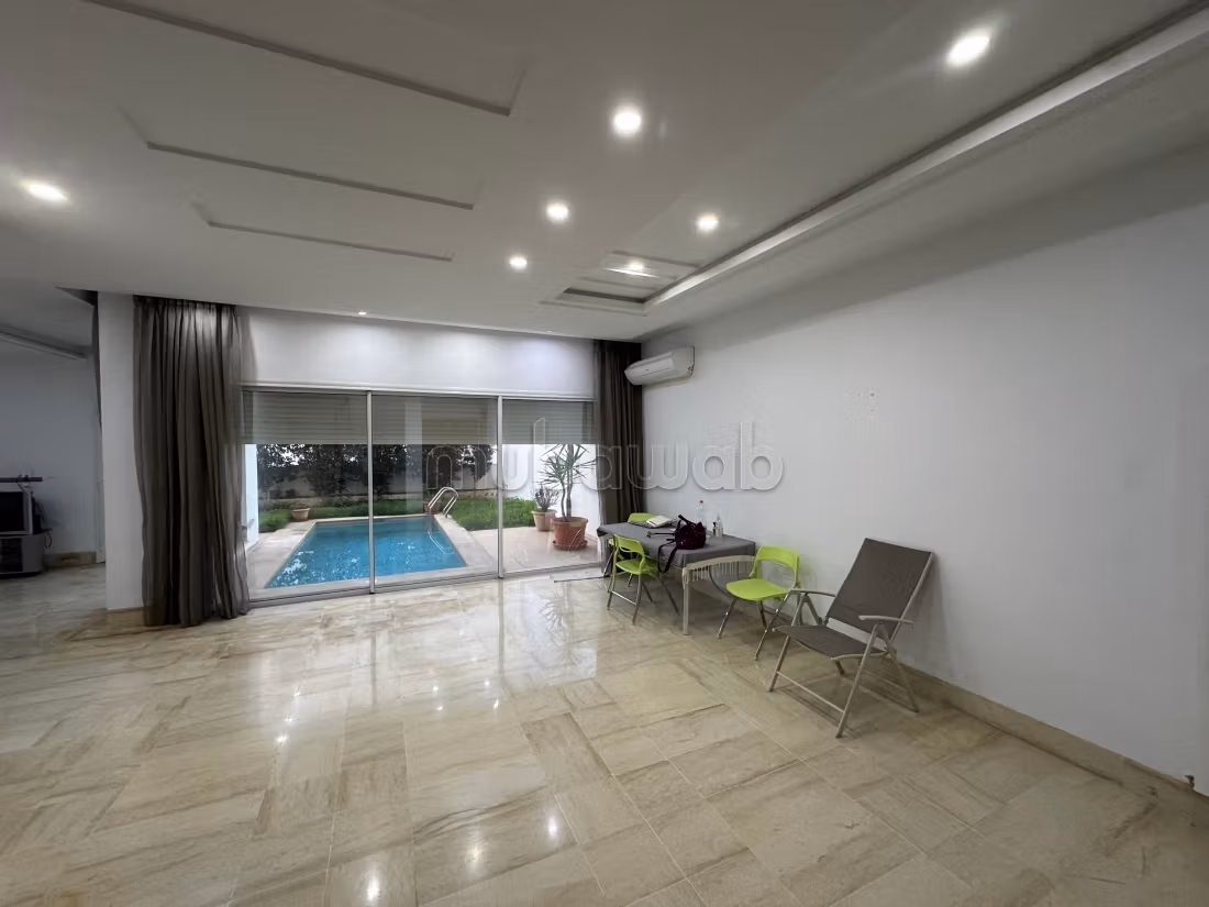 Fabulous house for rent in La Soukra. 3 beautiful rooms. Soundproofing, Secured door