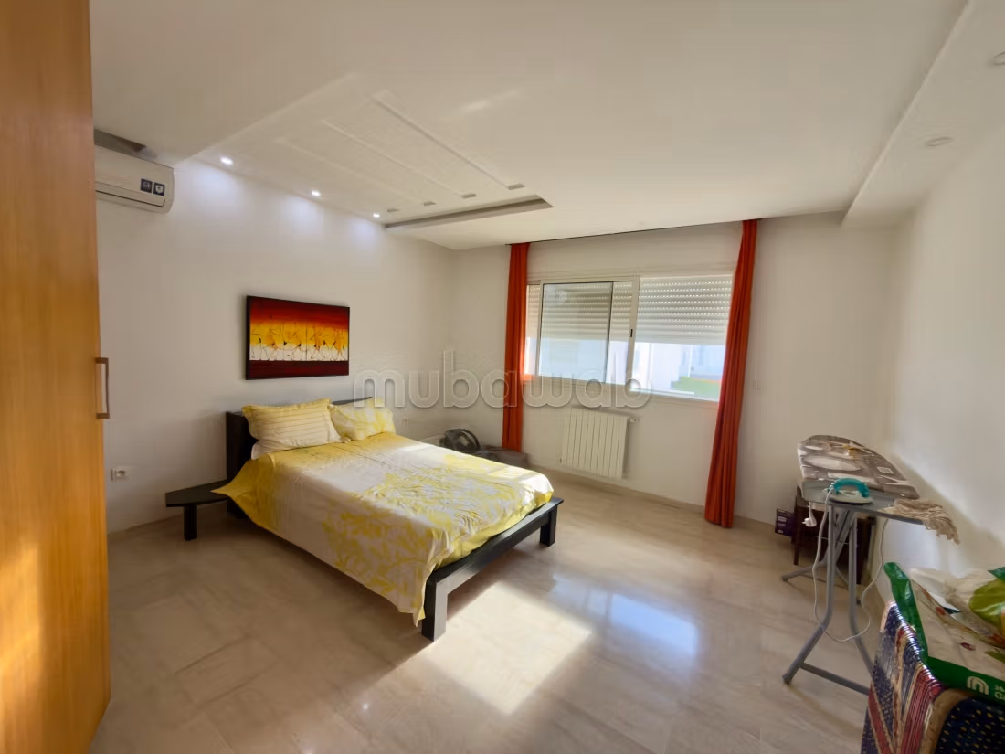 Fabulous house for rent in La Soukra. 3 beautiful rooms. Soundproofing, Secured door