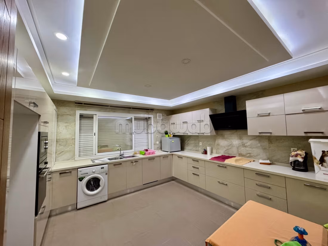 Fabulous house for rent in La Soukra. 3 beautiful rooms. Soundproofing, Secured door