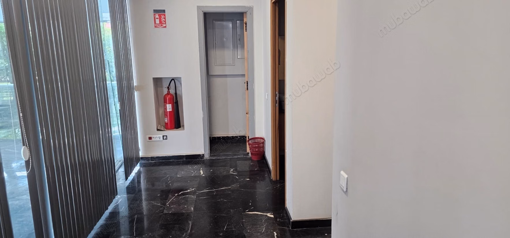 وحدة صناعية بمساحة 3400 متر مربع في الحديقة الصناعية سابينو للبيع