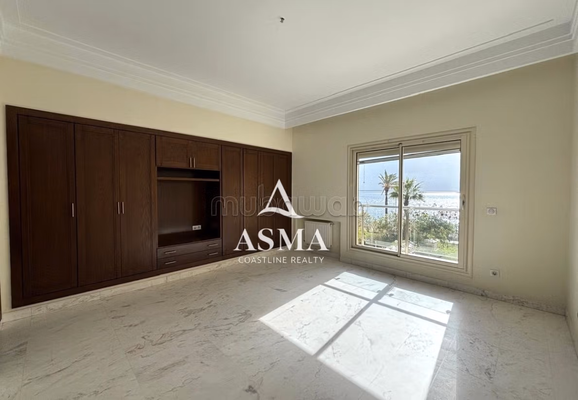 For rent a very beautiful apartment with lake view