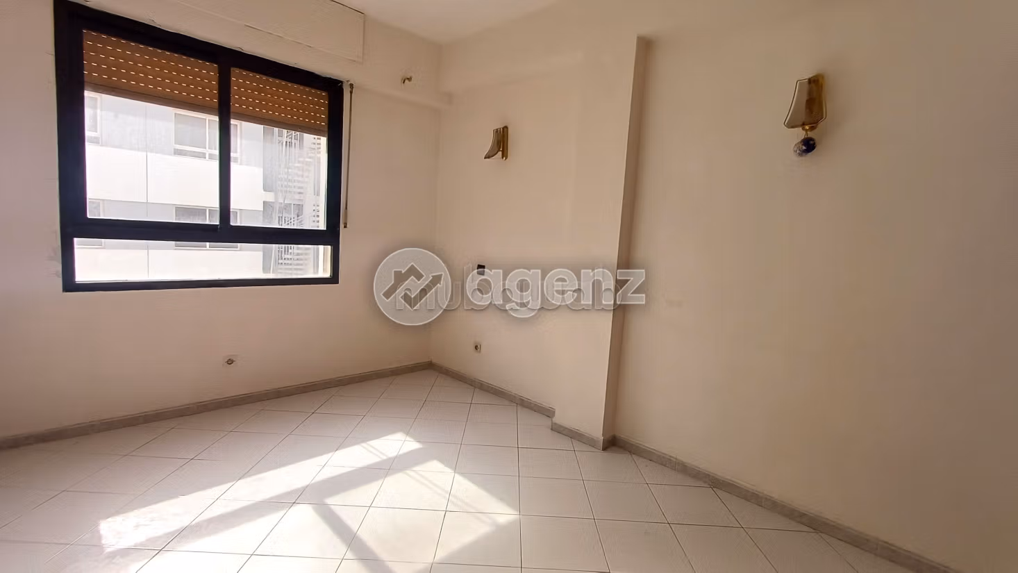 Appartement à vendre 132 m², 3 chambres Diour Jamaa Rabat — 2