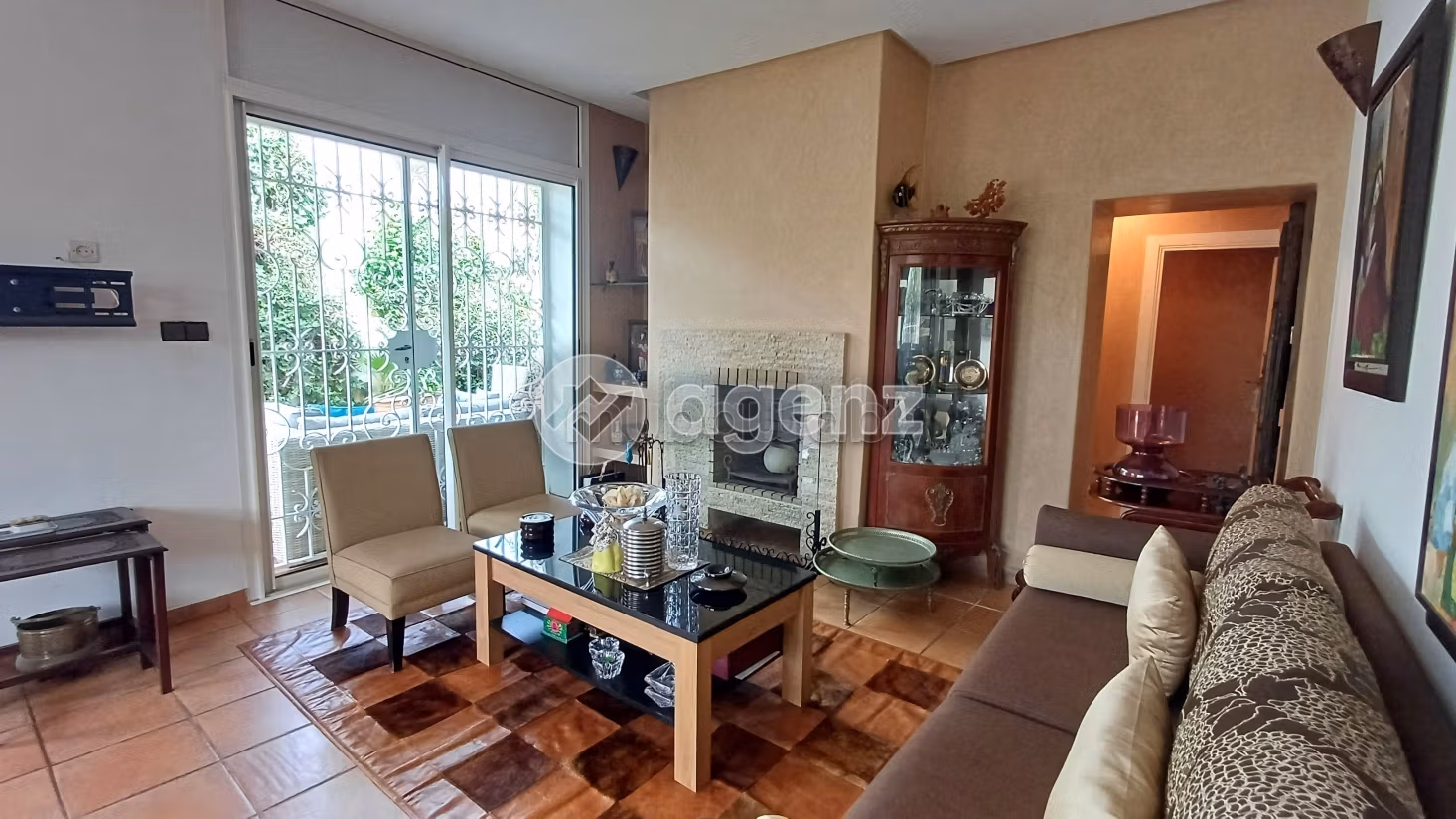 Villa à vendre 315 m², 3 chambres Harhoura Skhirate Témara