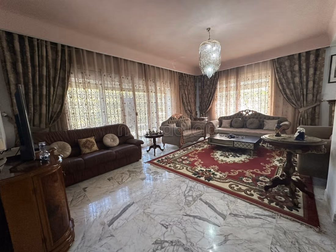 In vendita una villa S4 a El Menzah 5