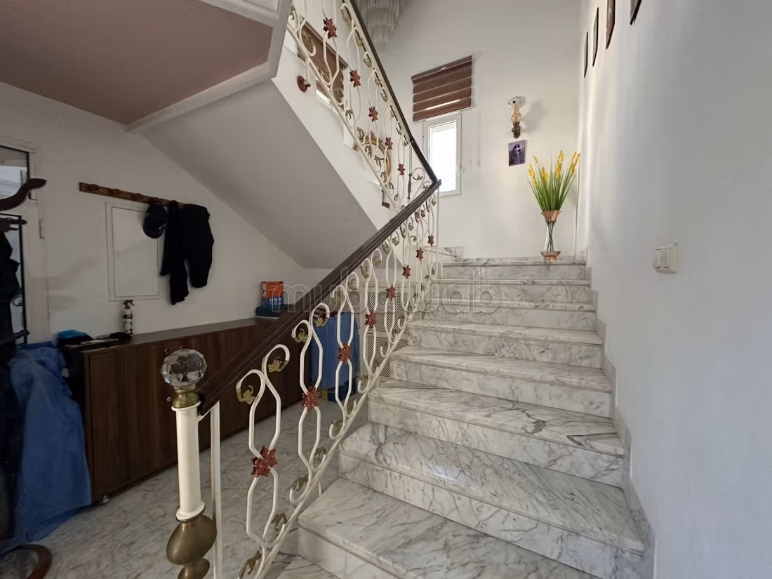 In vendita una villa S4 a El Menzah 5
