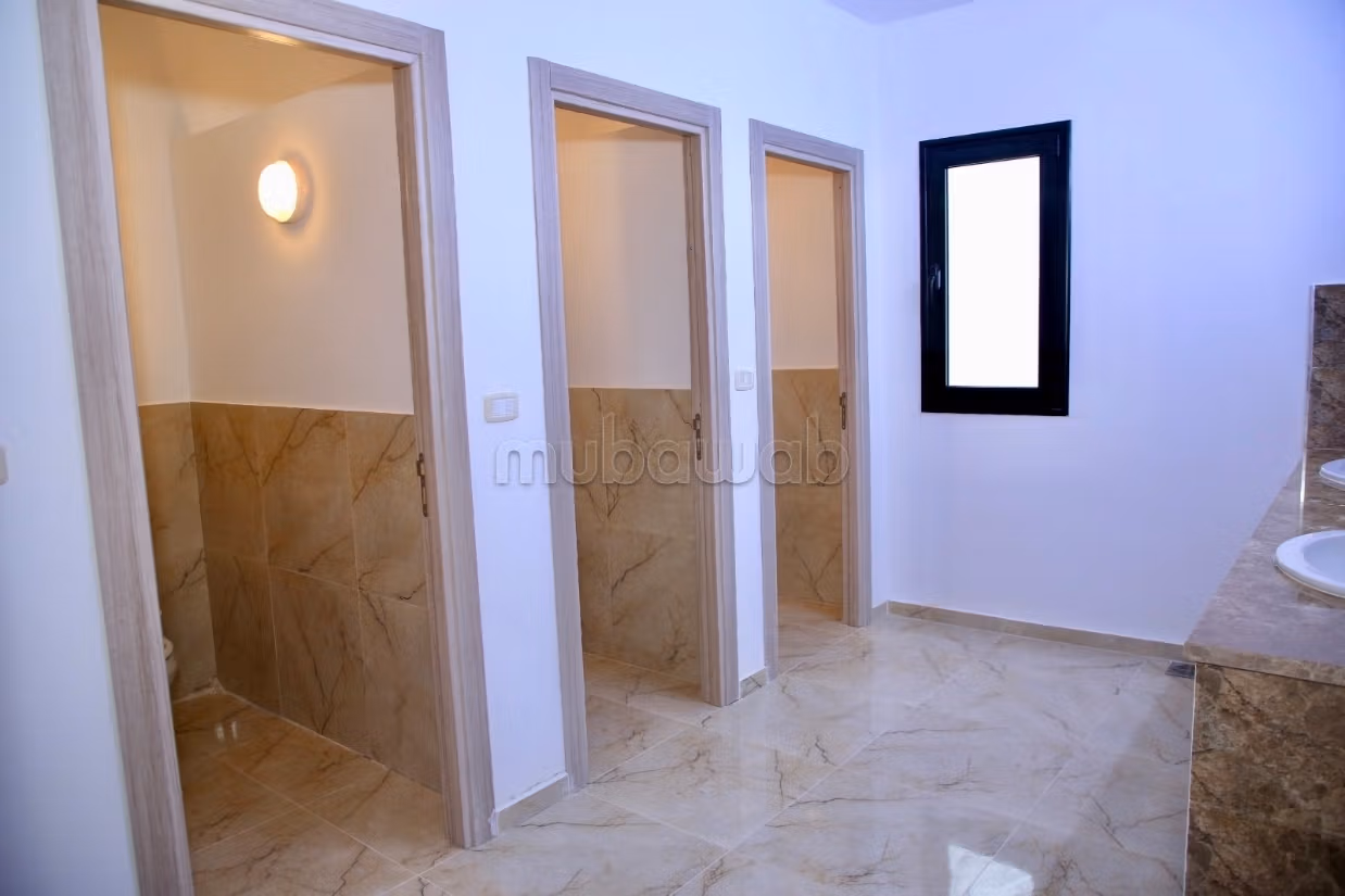 1200 m² commercial administration usine