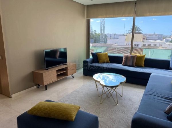 استوديو مفروش مضيء للإيجار في بورغوند