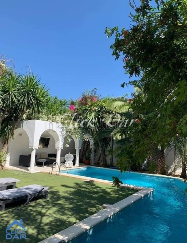 A villa with pool in S3 for summer rental