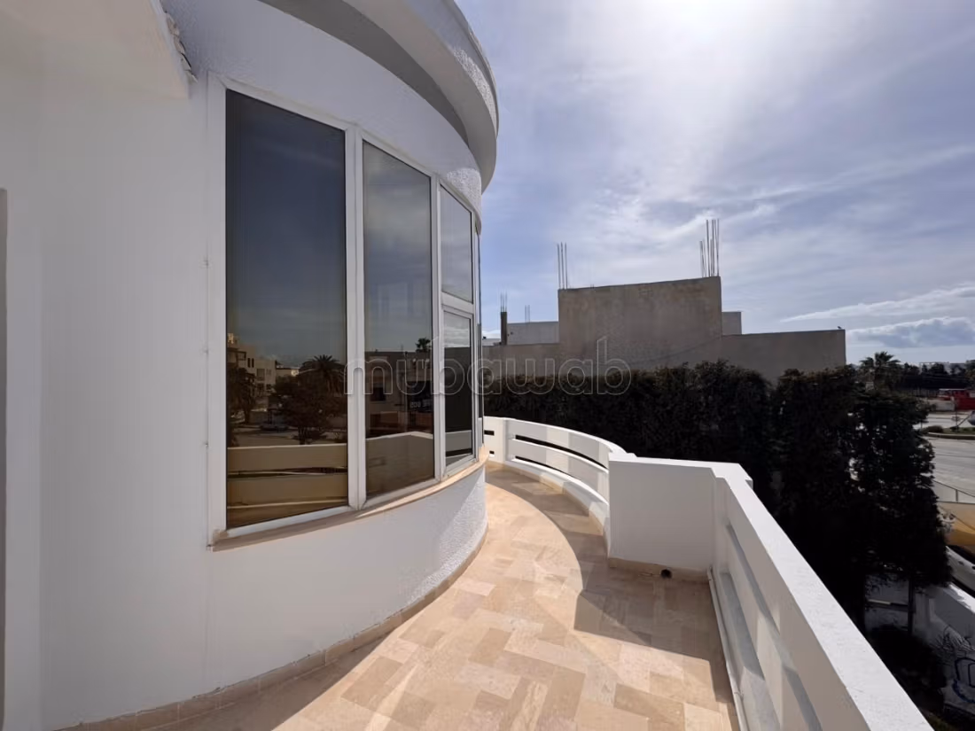 Villa con 2 facciate Av. Des Martyrs Kélibia