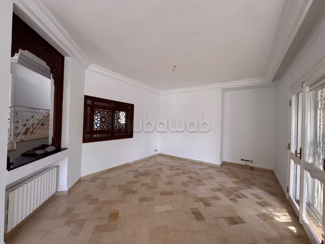 Villa con 2 facciate Av. Des Martyrs Kélibia