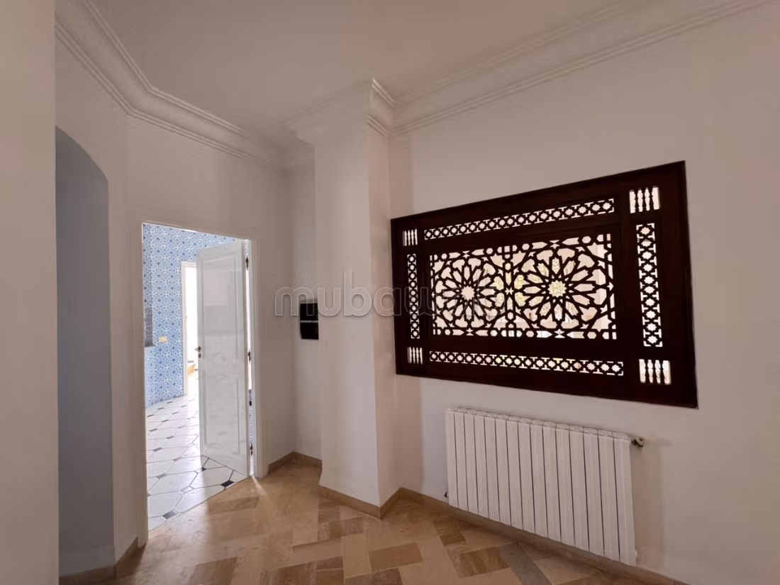 Villa con 2 facciate Av. Des Martyrs Kélibia