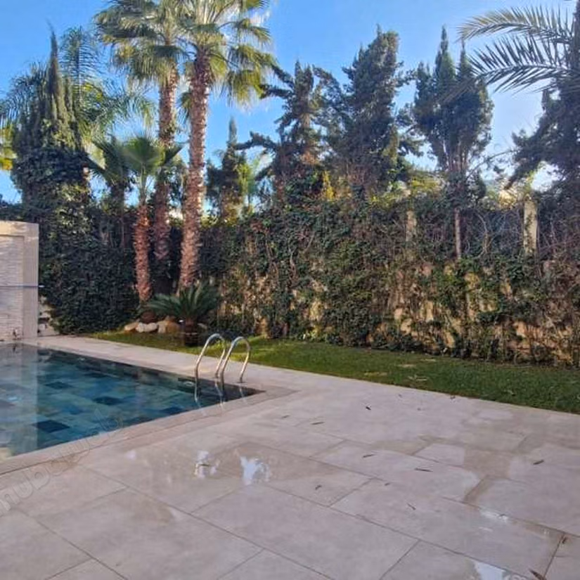 Villa à Louer de 425.0 m² à Bouskoura,
Bouskoura