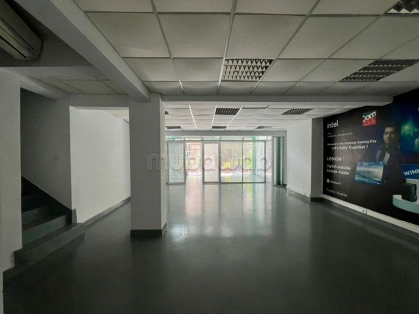 Local professionnel à louer à Quartier Lusitania