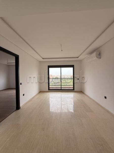 Vend appartement à Route Casablanca. 
3 chambres agréables