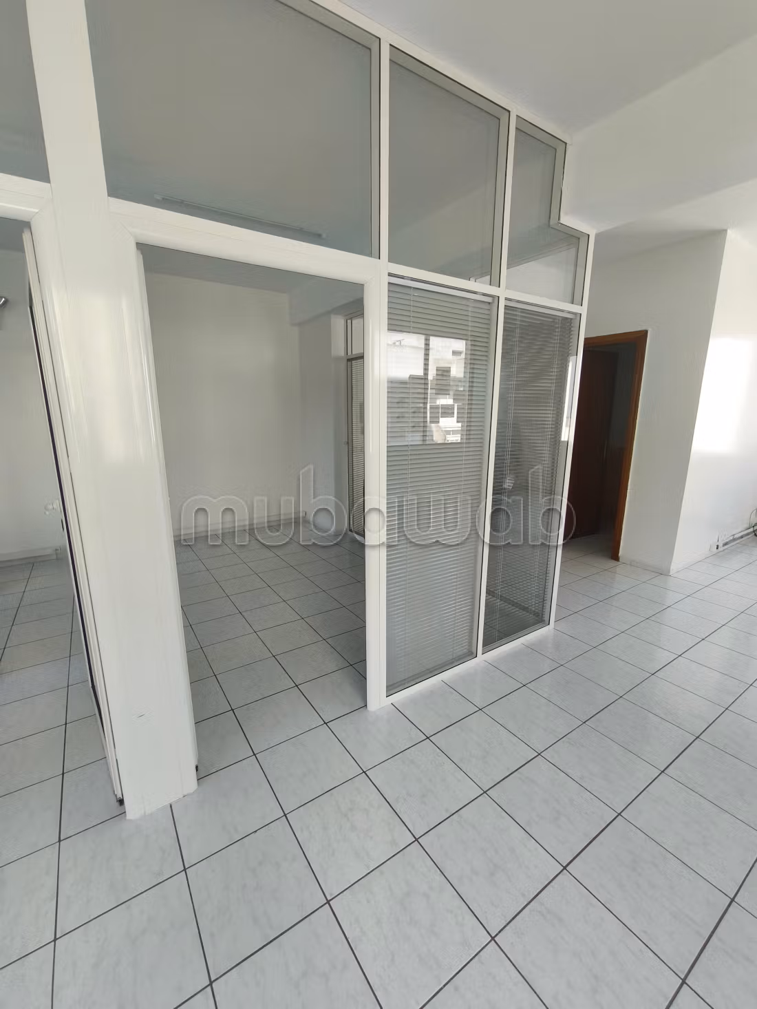 Well-located office near Boulevard La Résistance