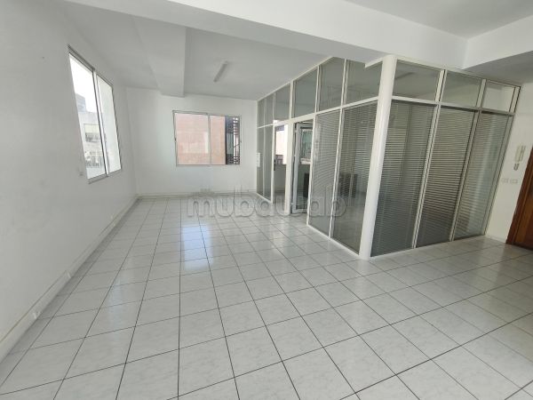 Well-located office near Boulevard La Résistance