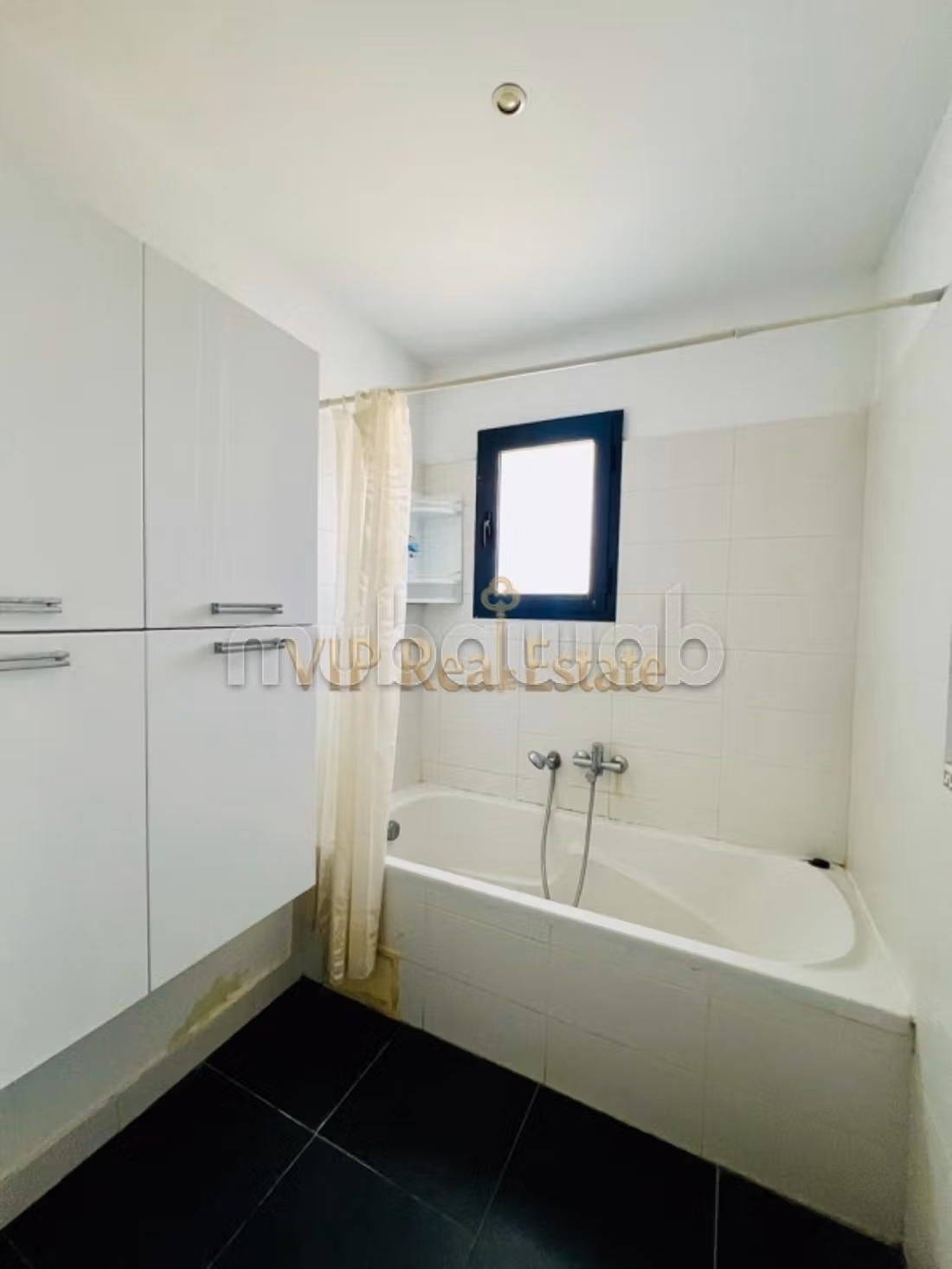 A Louer un Duplex avec jardin Marsa les pins