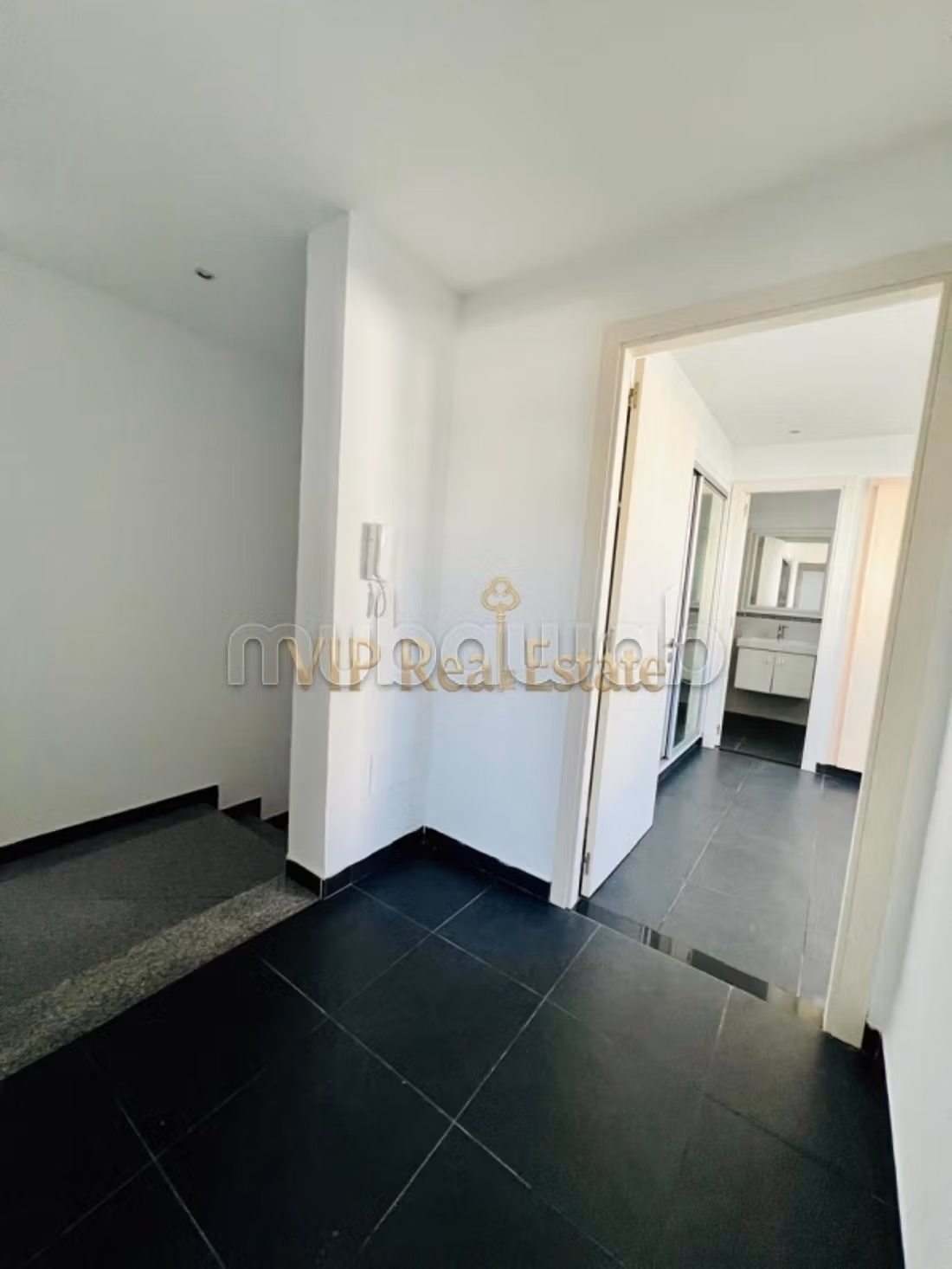 A Louer un Duplex avec jardin Marsa les pins