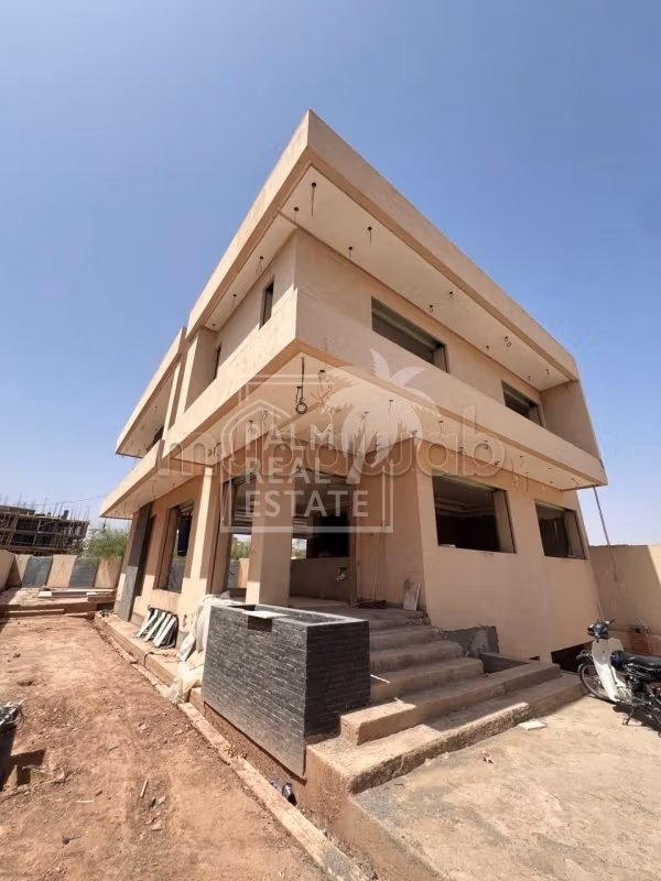 Villa demi finie à vendre à Targa