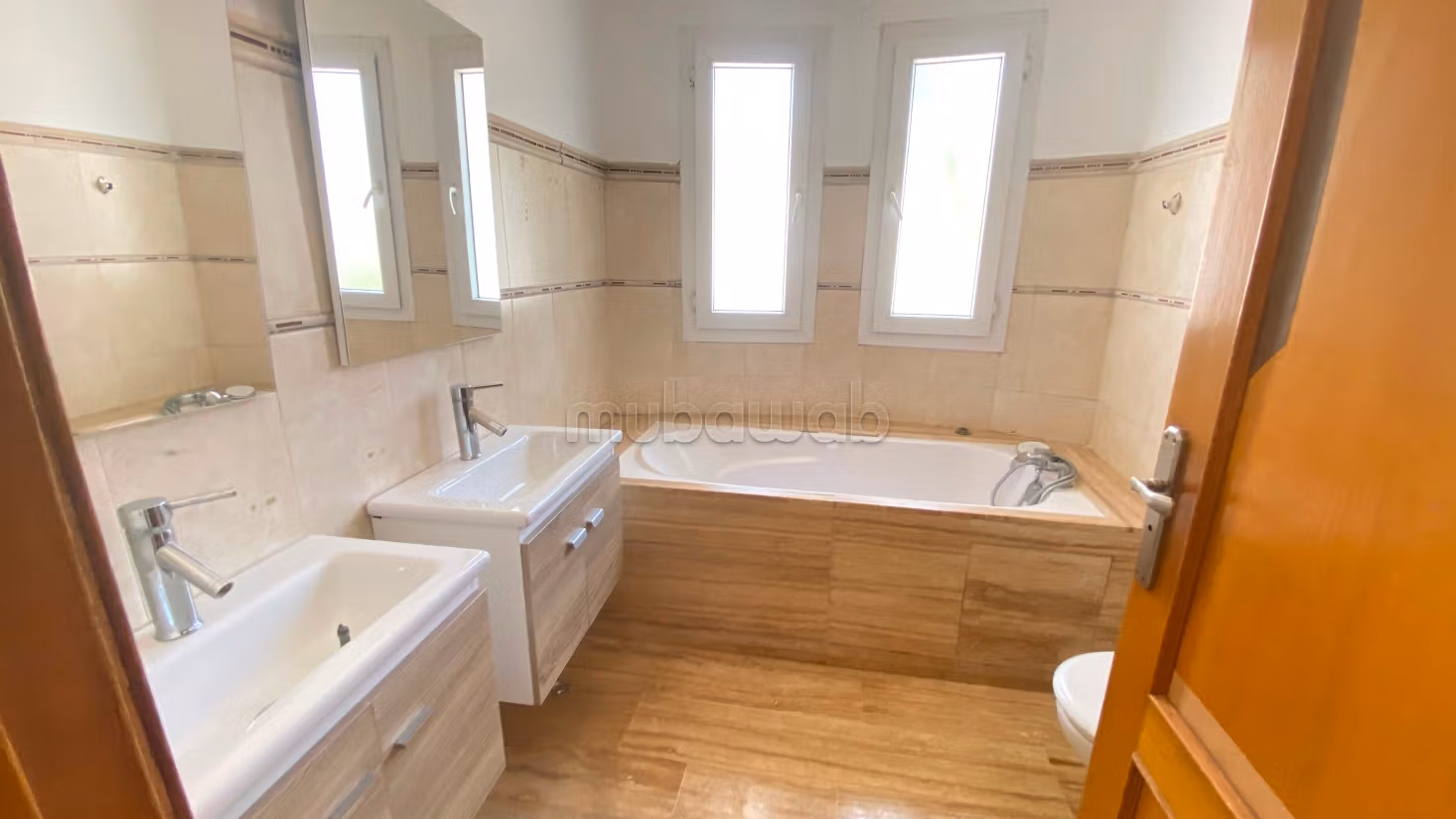 Splendida villa moderna con piscina da affittare