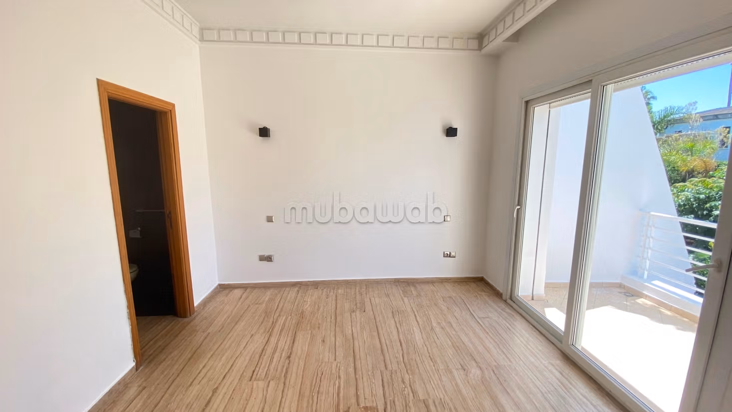 Splendida villa moderna con piscina da affittare