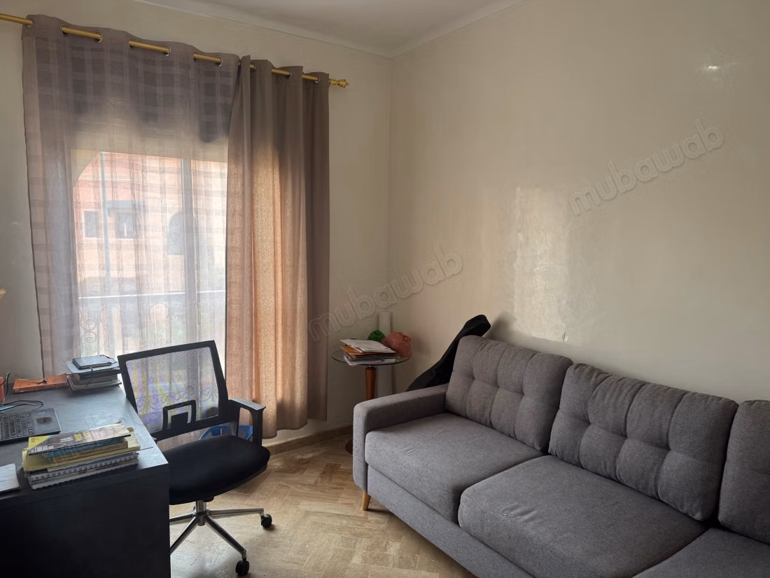 Bel appartement à louer ou à vendre avec un toit