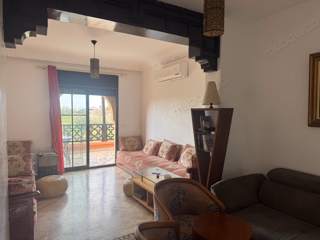 Bel appartement à louer ou à vendre avec un toit