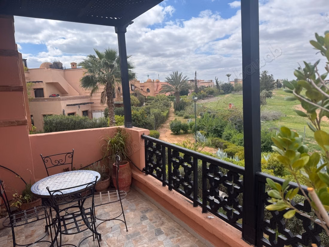Bel appartement à louer ou à vendre avec un toit