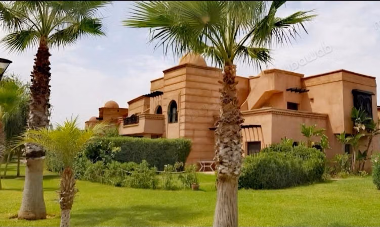 Bel appartement à louer ou à vendre avec un toit