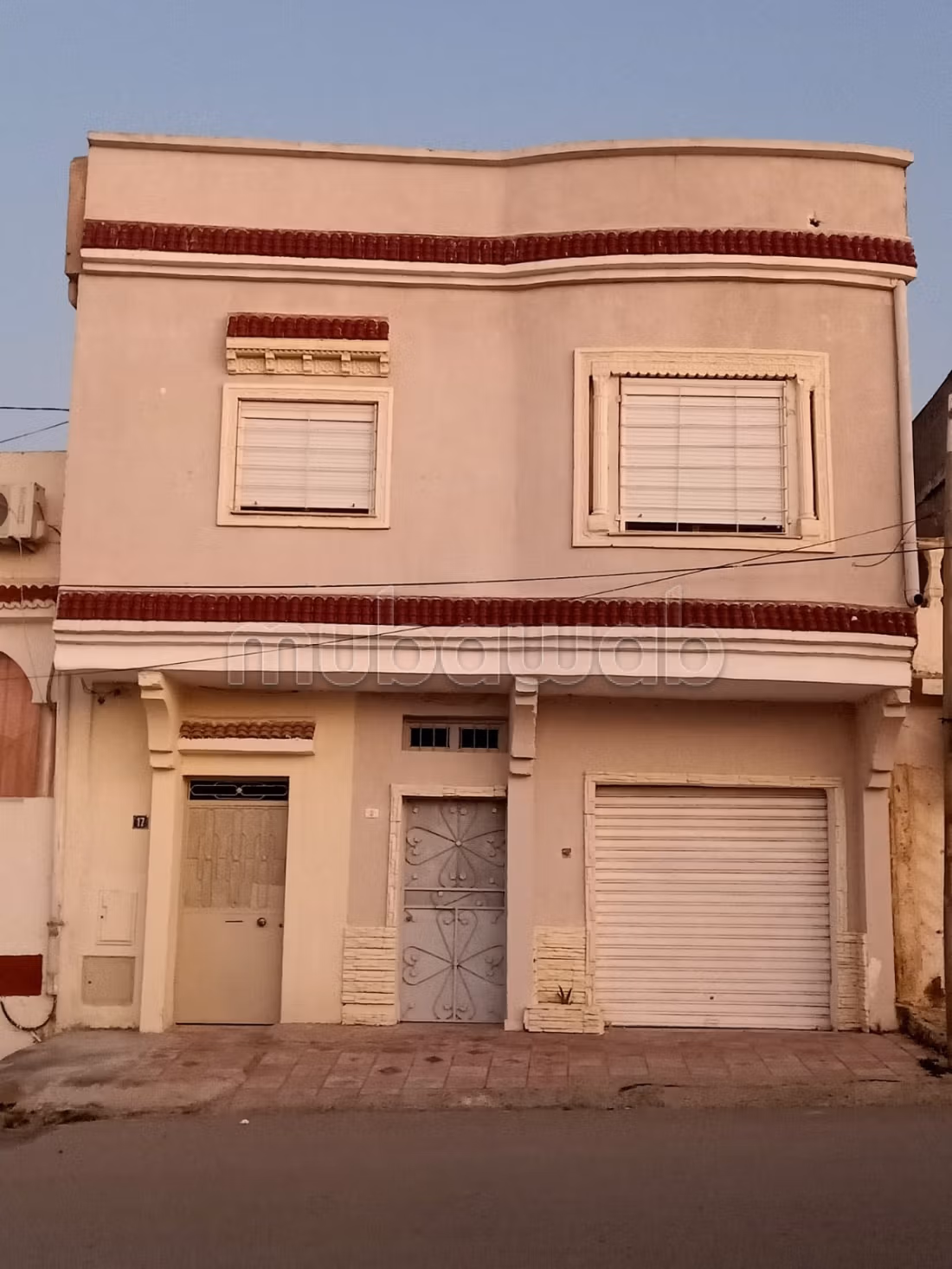 Proprietà in vendita a Ben Arous. 8 camere da letto. Terrazzo e garage