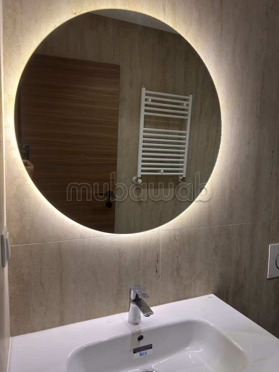 Rent this apartment in Ain Zaghouan Nord. Dimension 112 m². Double glazed window, Central air conditioning