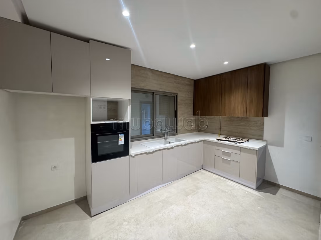 Rent this apartment in Ain Zaghouan Nord. Dimension 112 m². Double glazed window, Central air conditioning