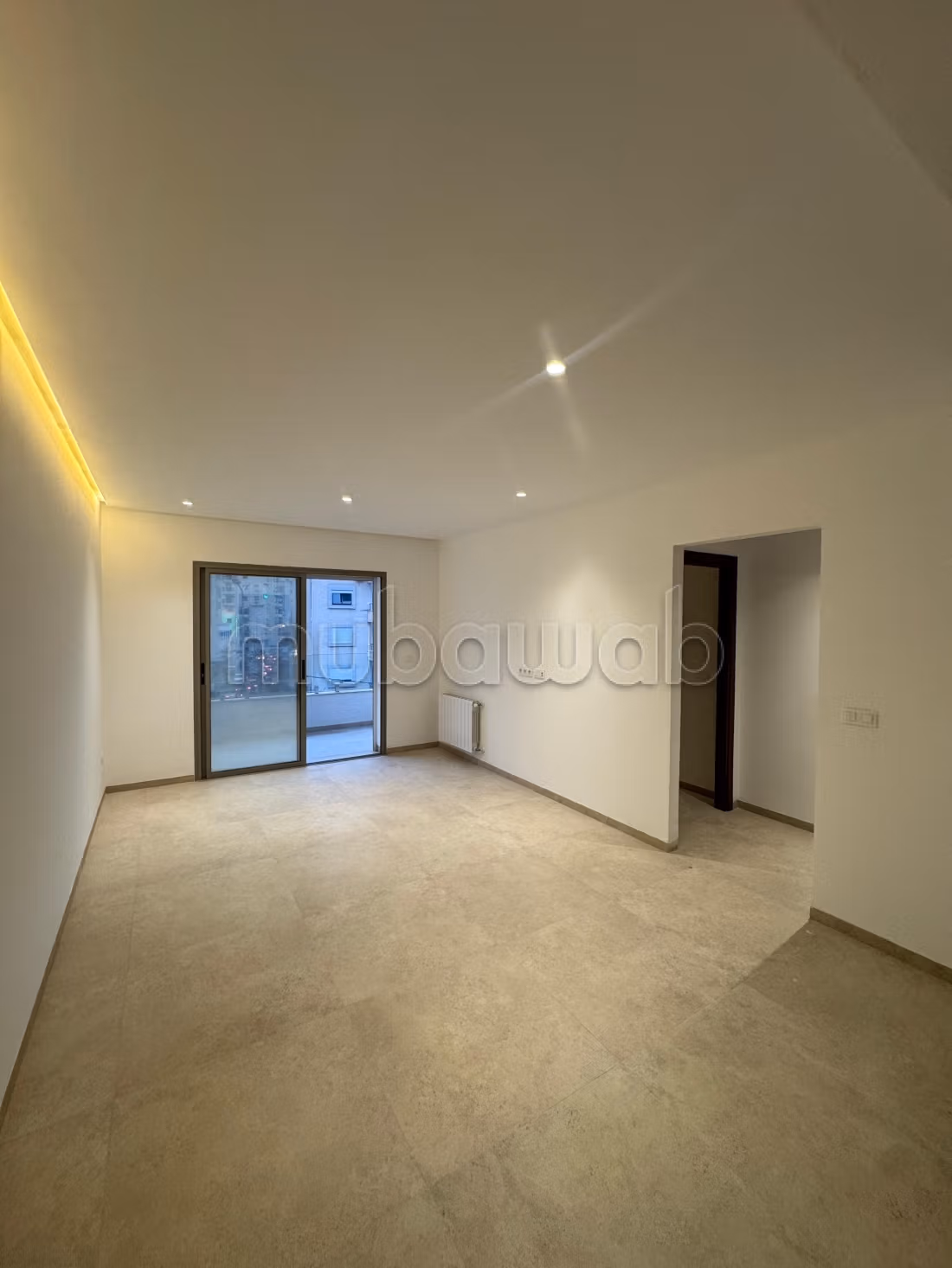 Rent this apartment in Ain Zaghouan Nord. Dimension 112 m². Double glazed window, Central air conditioning