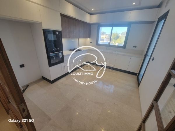 For Sale S3 Apartment in Gammarth