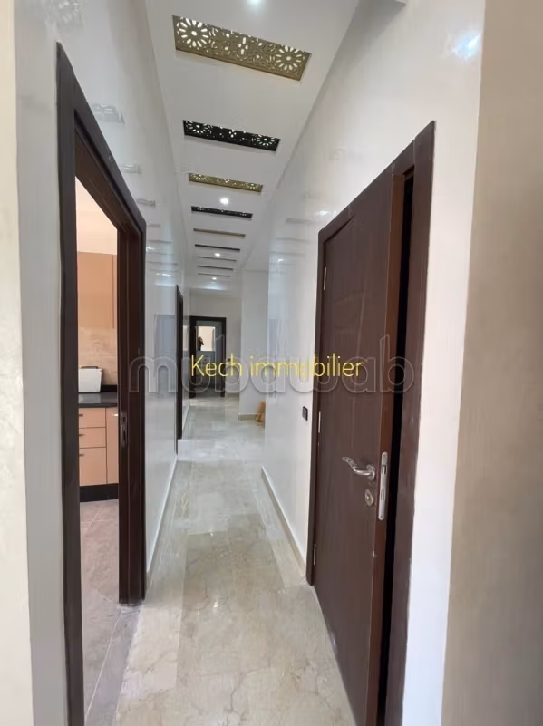 Joli appartement 3 chambres vide avec piscine à Targa