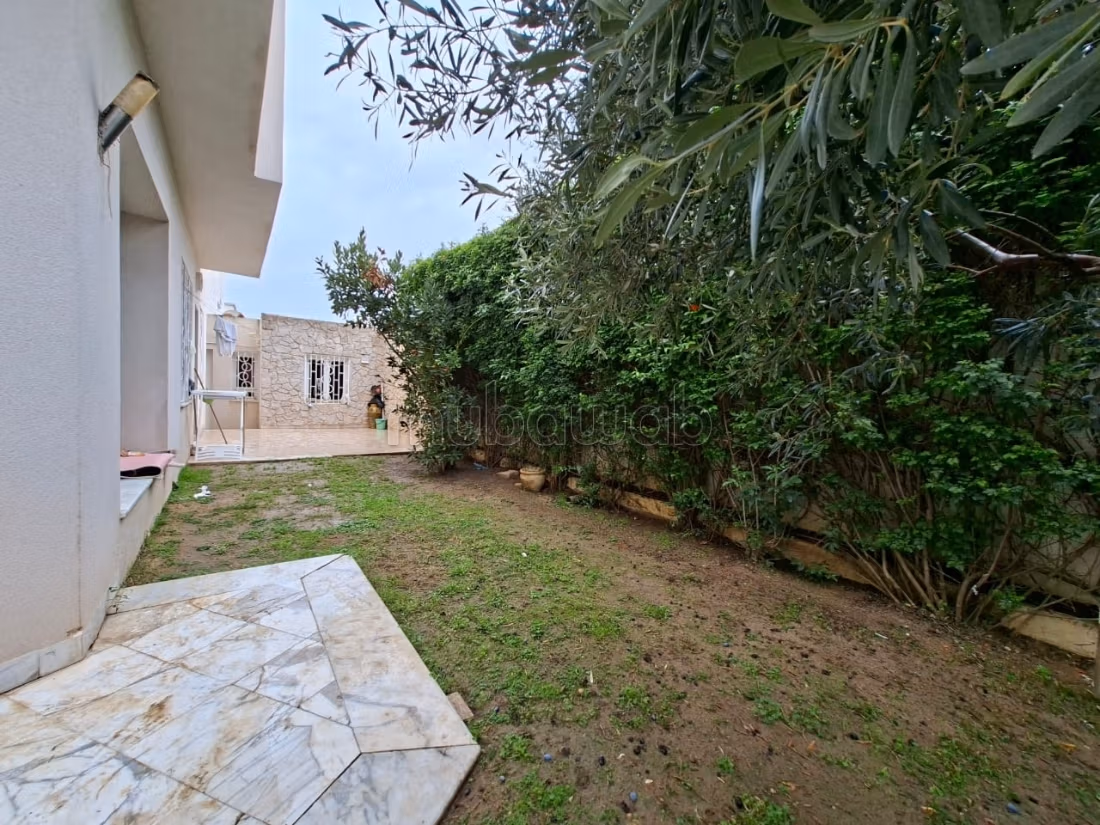 A vendre une villa à Ennasr
